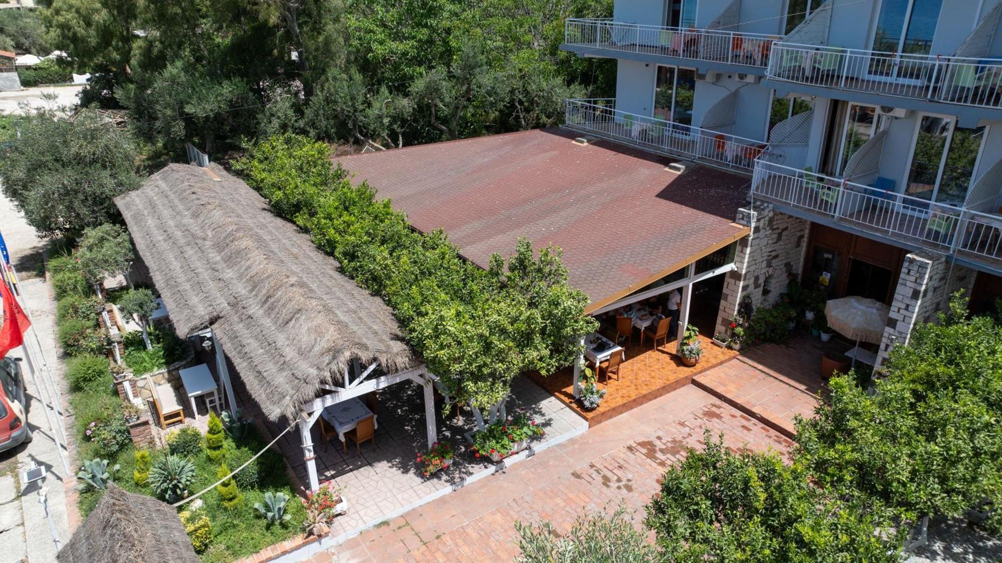 Hotel Nika Радима Экстерьер фото