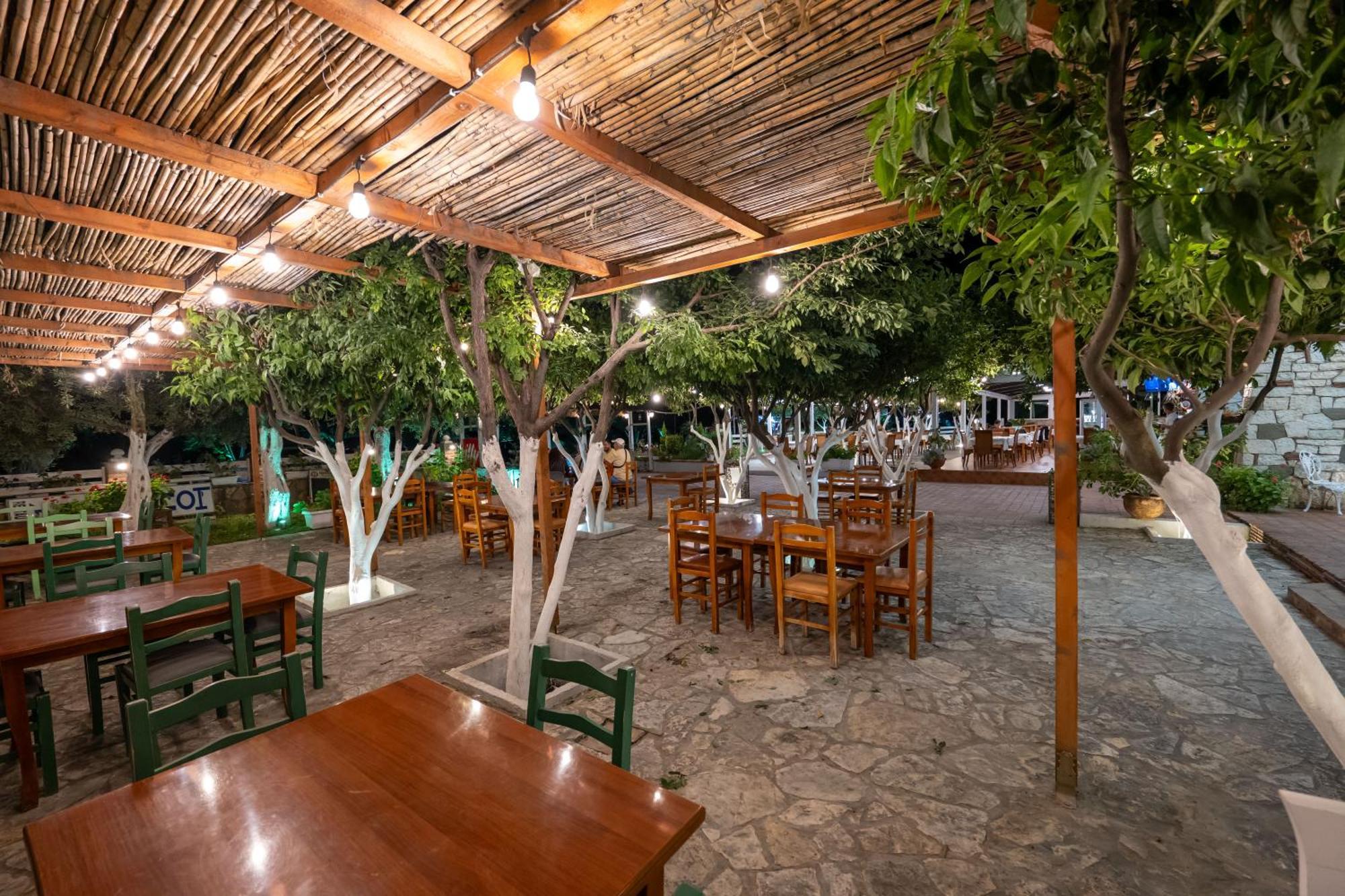Hotel Nika Радима Экстерьер фото